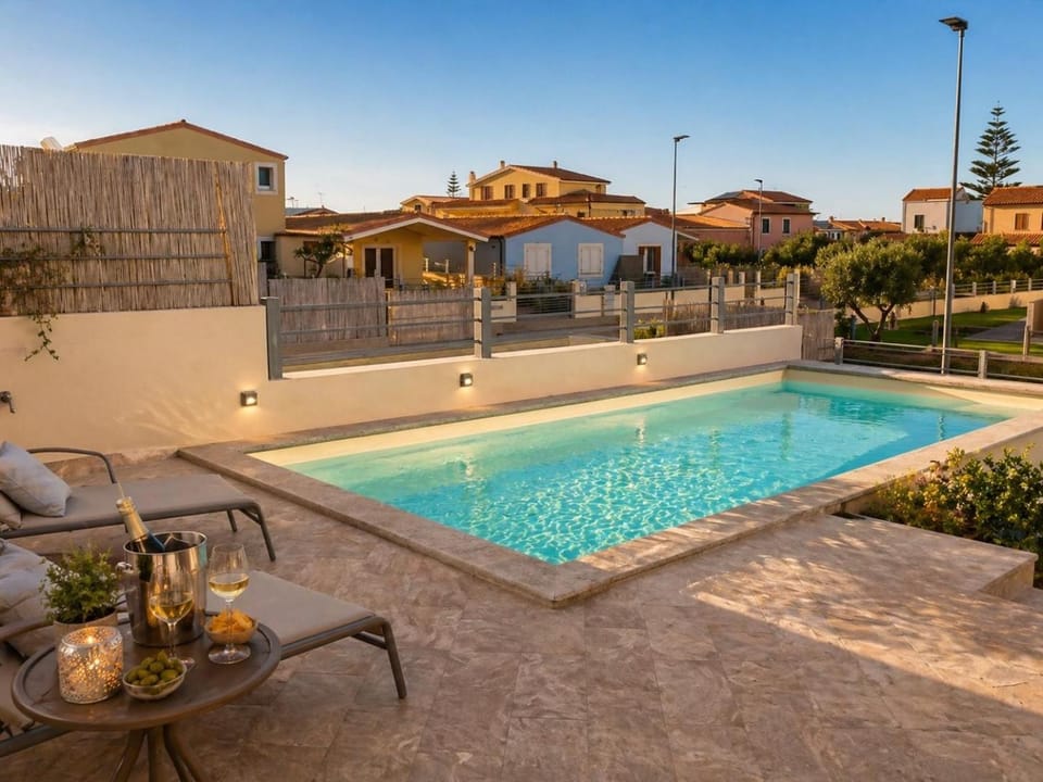 Property building, Patio, Day, Swimming pool, sunbed