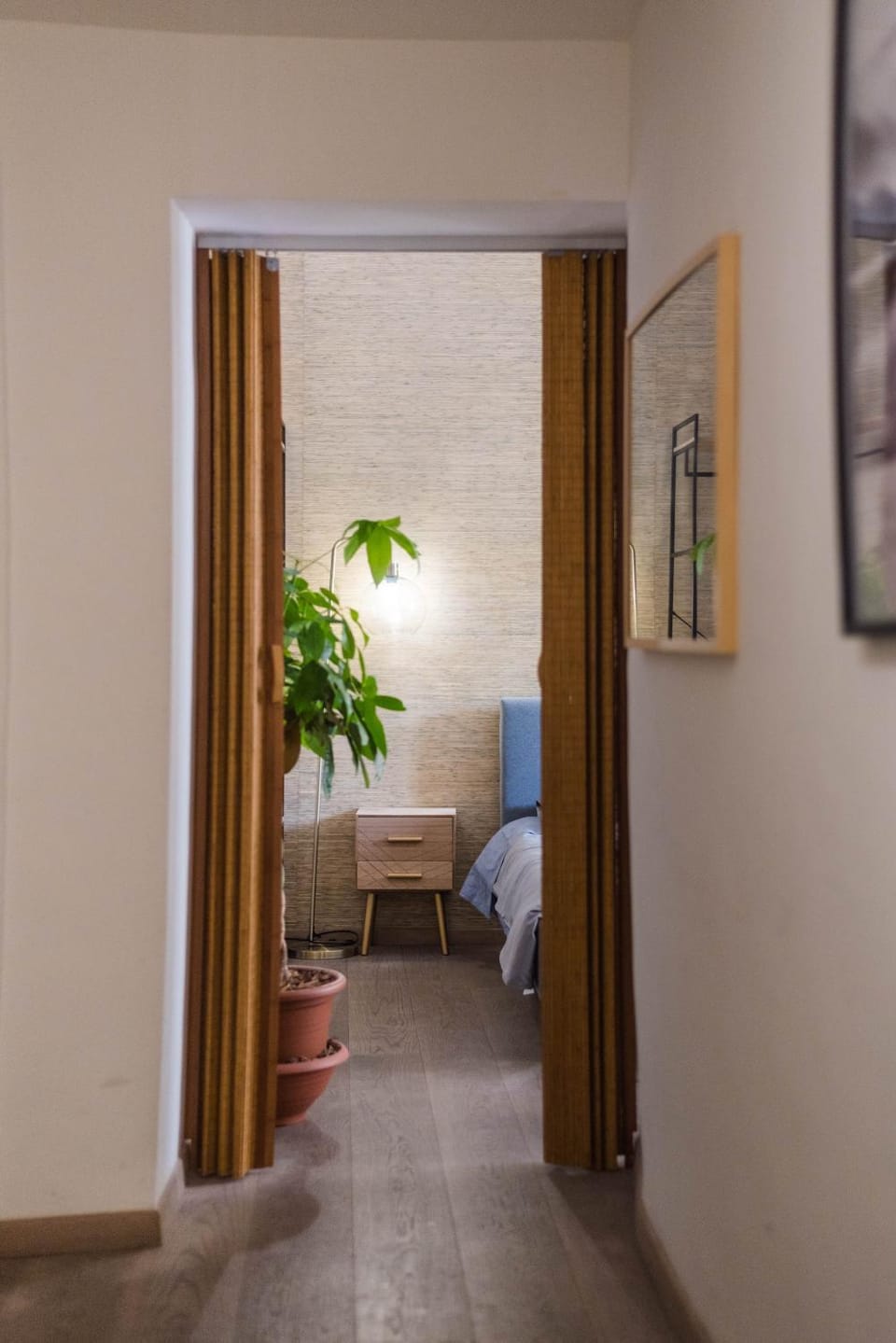 Bed, Living room, Photo of the whole room, Seating area, Bedroom, hair dresser