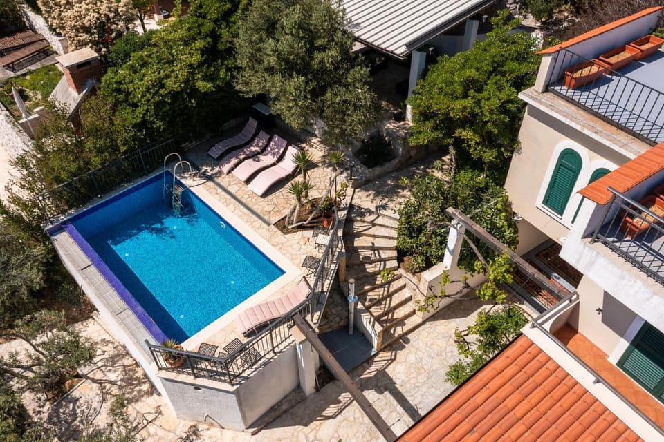 Property building, Swimming pool