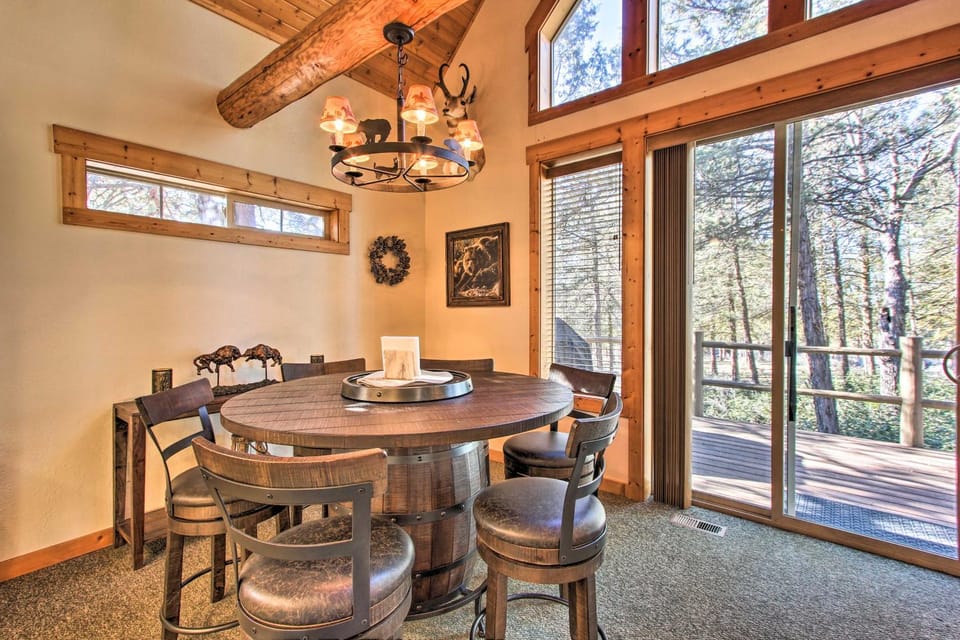 Klamath Falls Cabin Retreat with Deck and Grill! Cabin in Oregon