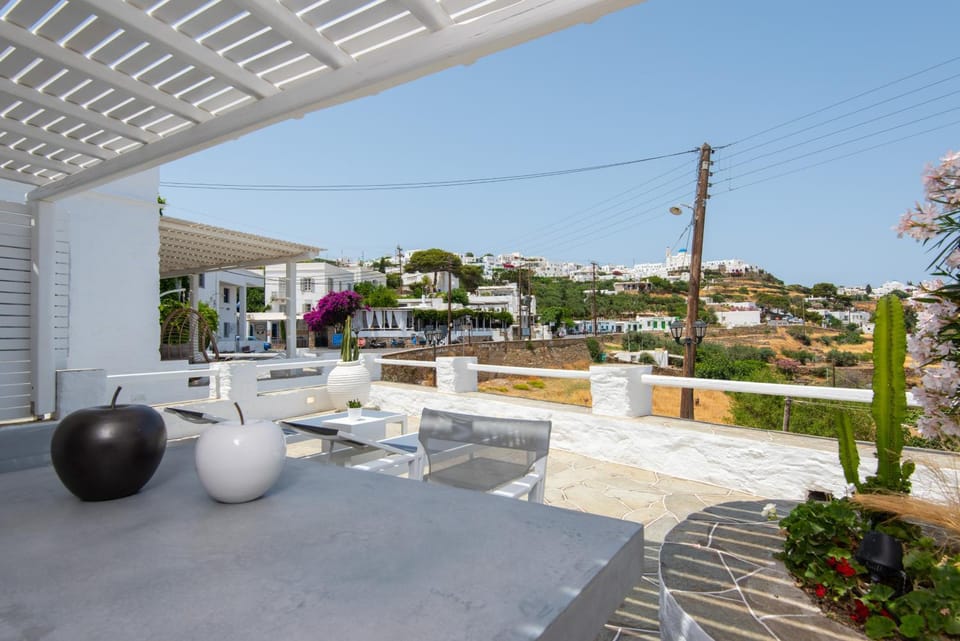 Nerites residence in Apollonia Sifnos House in Milos