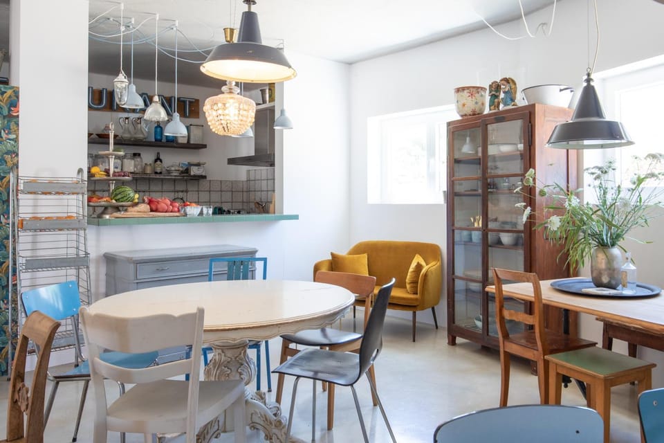 Restaurant/places to eat, Lounge or bar, Dining area