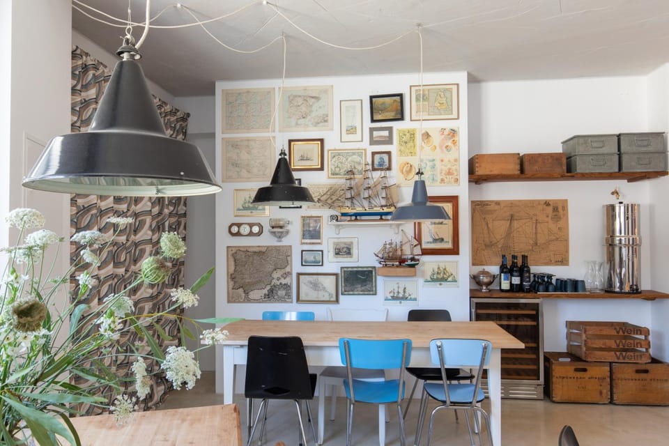 Dining area, Meeting/conference room, Internal: Not applicable to any particular room