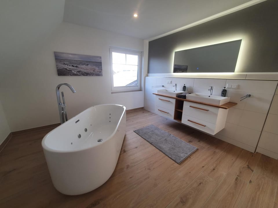 Bathroom, Bath