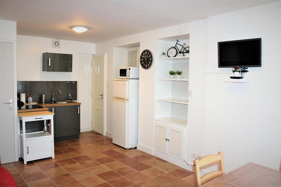 TV and multimedia, Kitchen or kitchenette, Living room