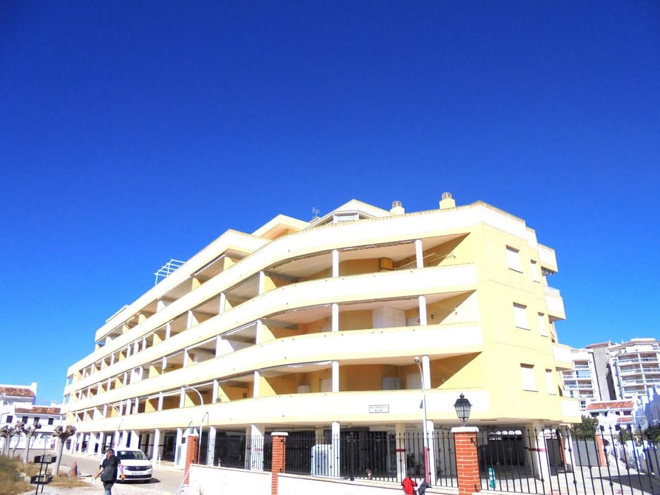 Property building, Facade/entrance, Off site