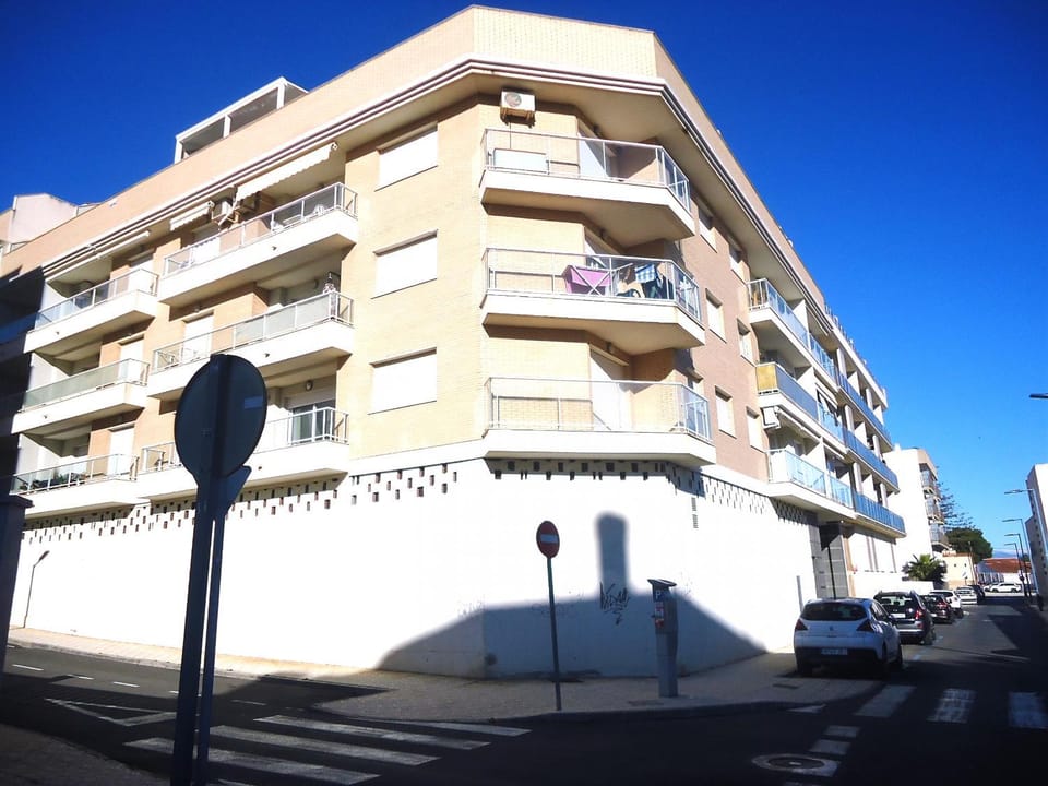 Property building, Facade/entrance, Off site