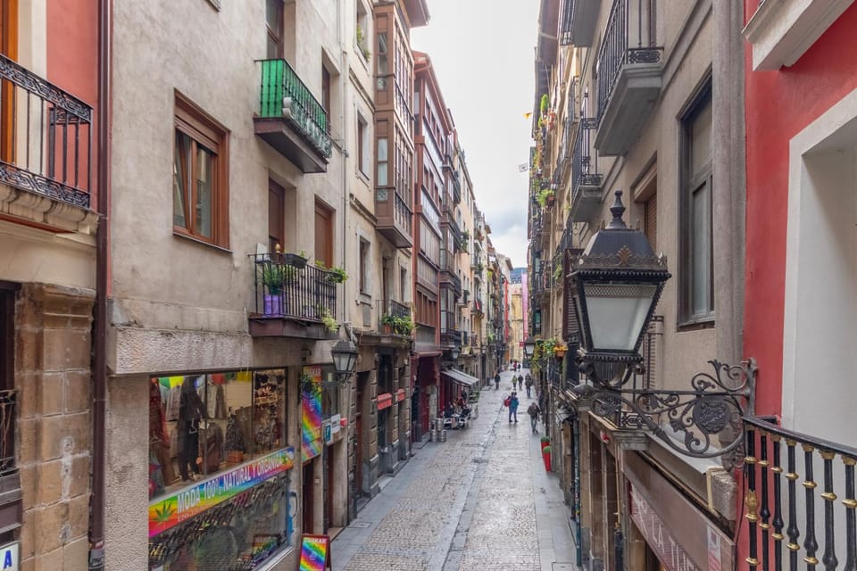 Neighbourhood, Street view