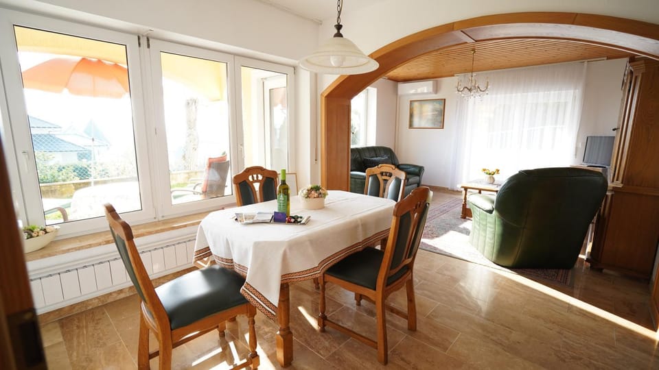 Leilbon Apartmanház Apartment in Hévíz