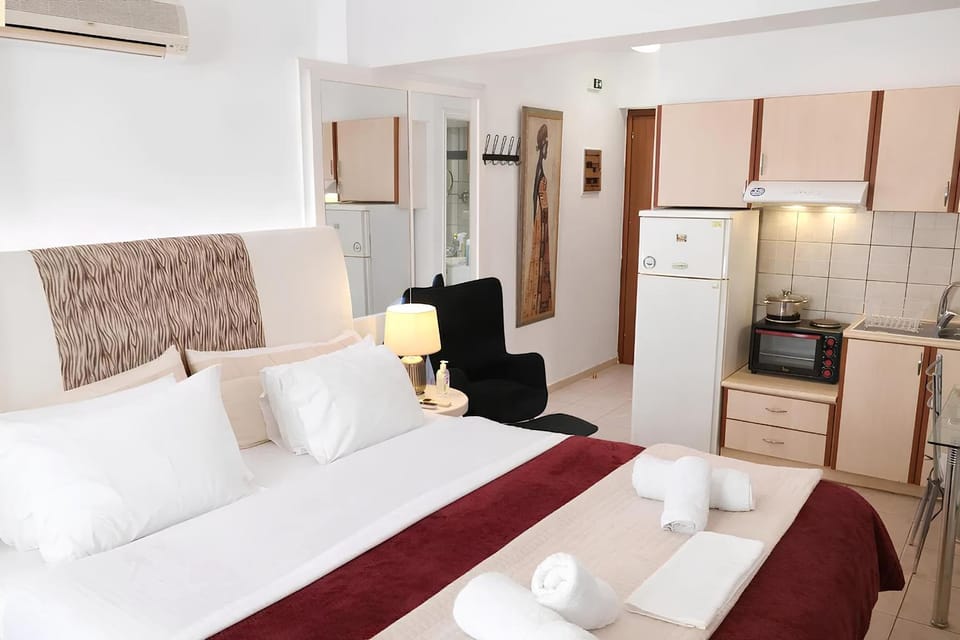 View (from property/room), Other, Decorative detail, Bedroom, internet, towels, kitchen, air conditioner