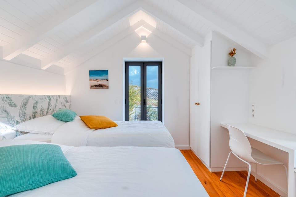Bed, Bedroom, air conditioner