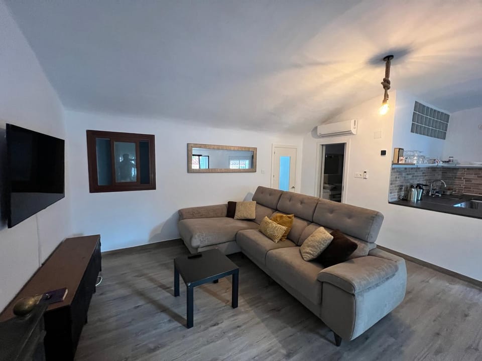 TV and multimedia, Lounge or bar