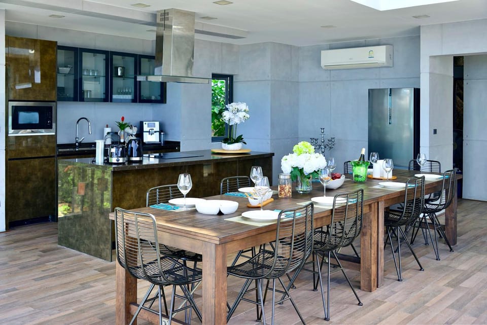 Restaurant/places to eat, Kitchen or kitchenette, Living room, Dining area, Communal kitchen, Breakfast, Breakfast