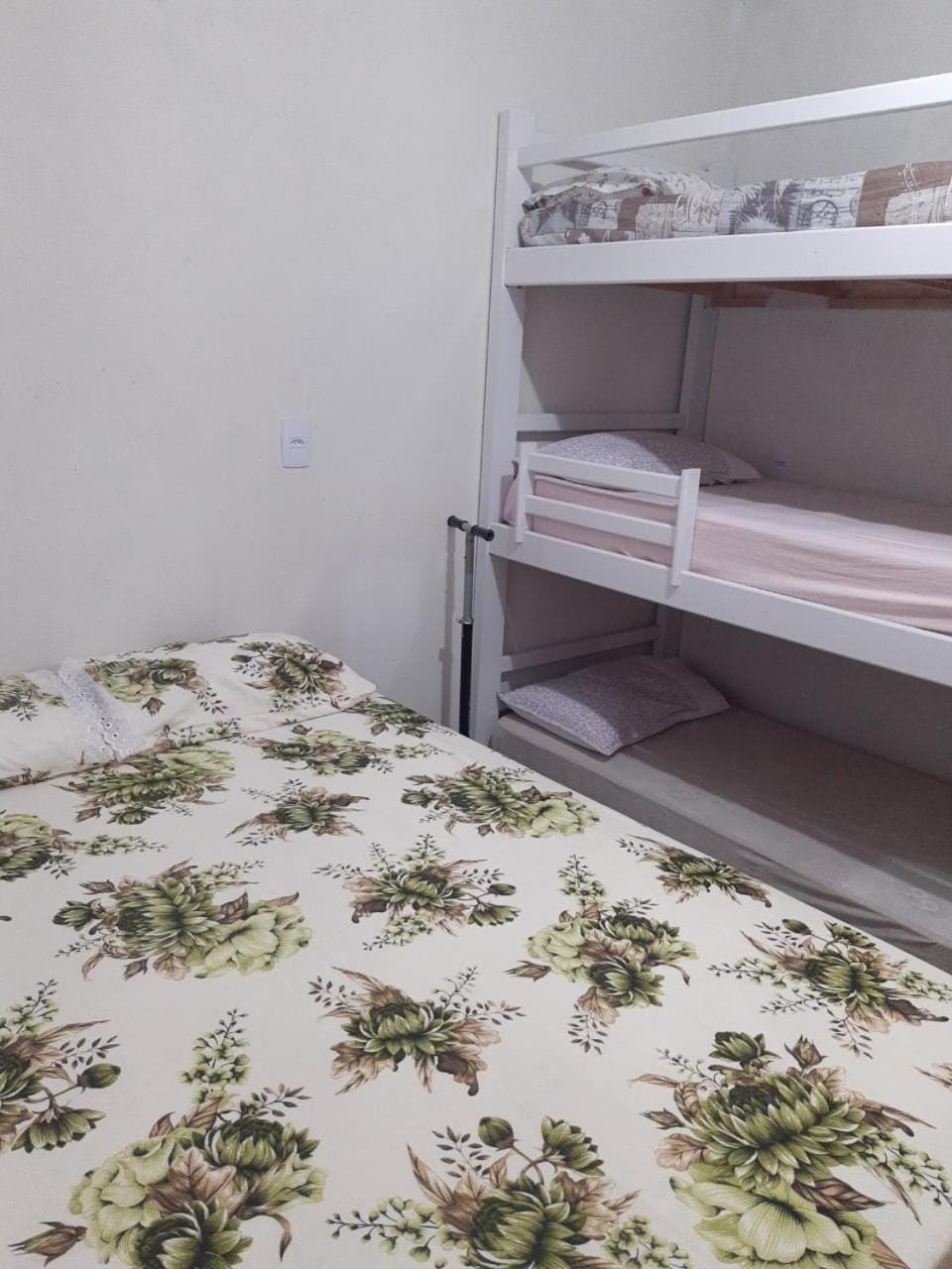 Bed, Photo of the whole room, Bedroom, bunk bed