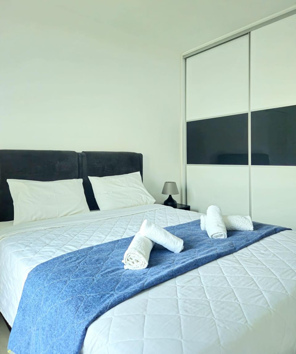 Bed, Photo of the whole room, Bedroom, towels, wardrobe