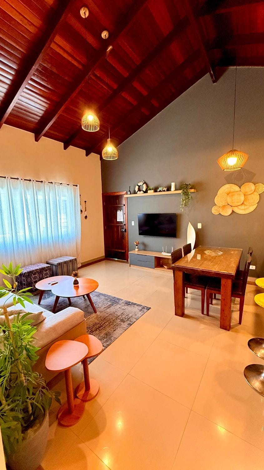 TV and multimedia, Living room, Seating area, Dining area
