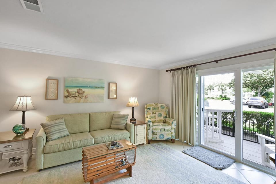 Ocean Walk P-3 House in Saint Simons Island