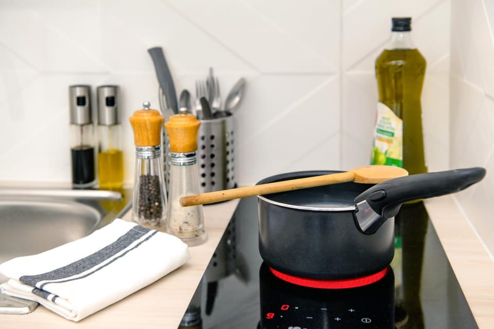 Kitchen or kitchenette, stove, stove