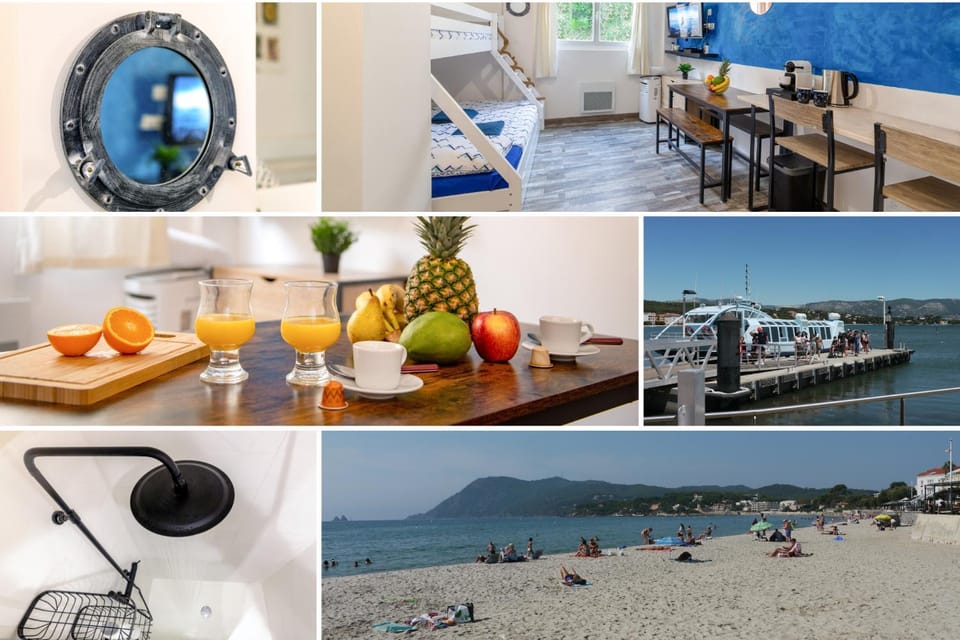 Bathroom, Living room, Beach, Bedroom