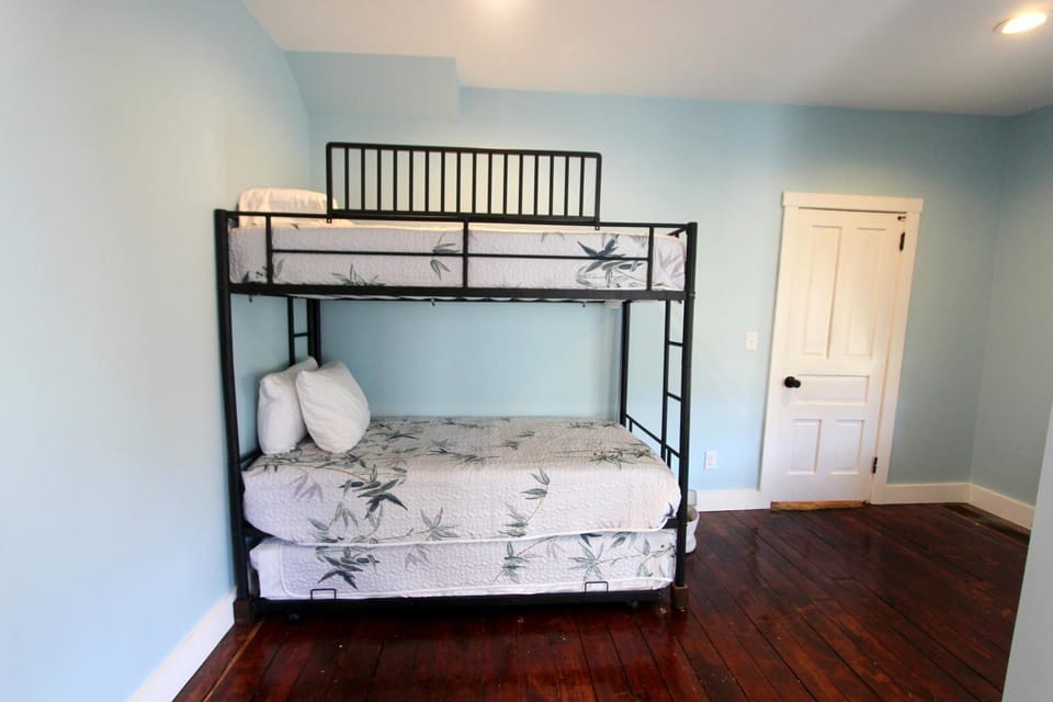 Bed, Bedroom, bunk bed