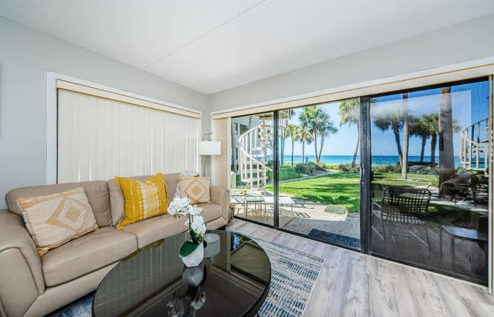 Beachfront Aldea 5 House in Belleair Beach