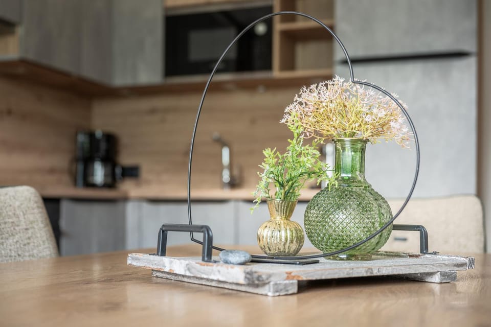 Kitchen or kitchenette, Decorative detail, Dining area