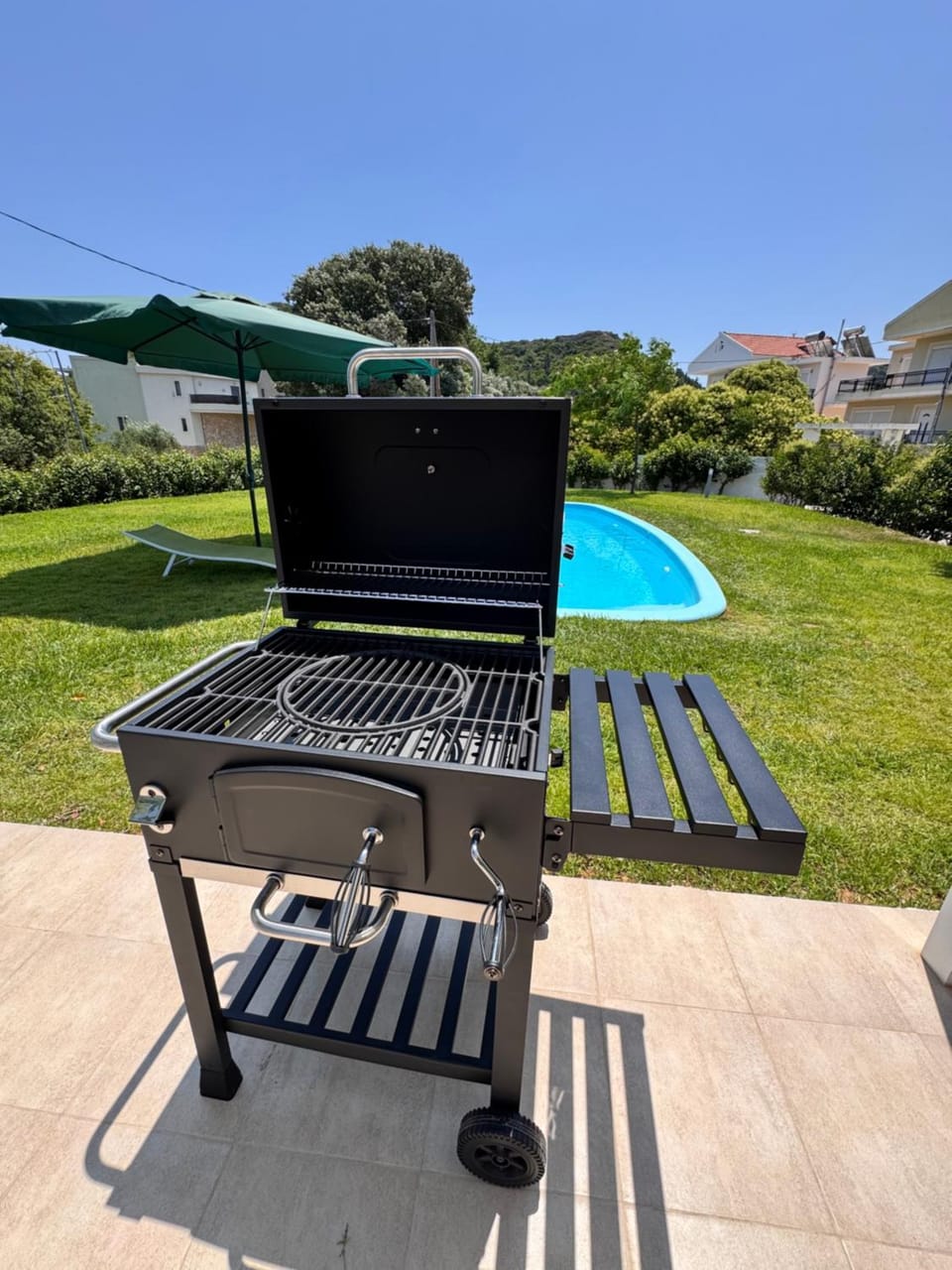 Day, Natural landscape, BBQ facilities, BBQ facilities, Pool view, Swimming pool