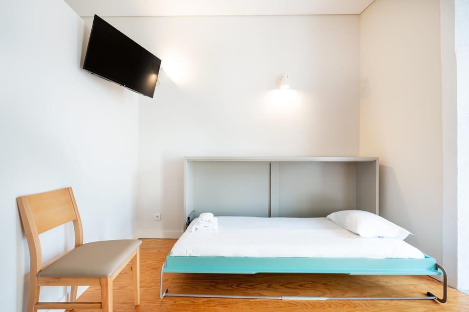 Bed, TV and multimedia