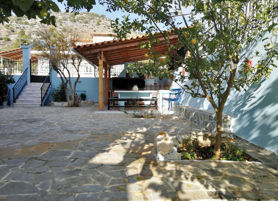 AROKARIA HOUSE House in Islands