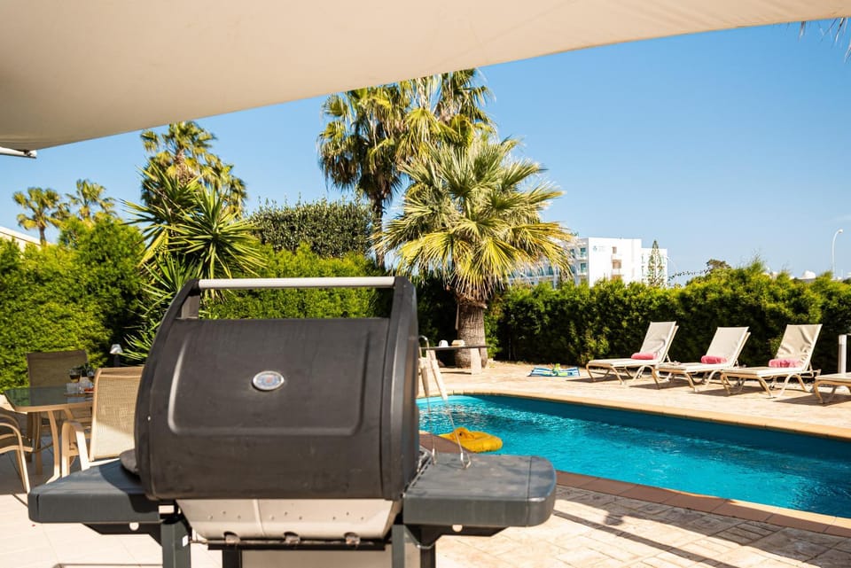 BBQ facilities, Swimming pool, sunbed