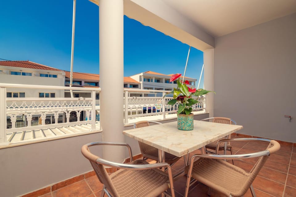 Patio, Balcony/Terrace, Balcony/Terrace