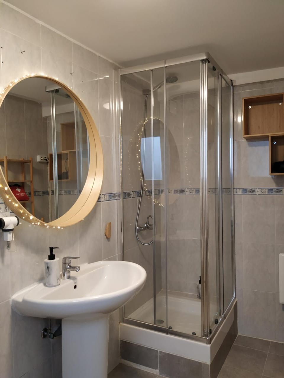 Shower, Bathroom