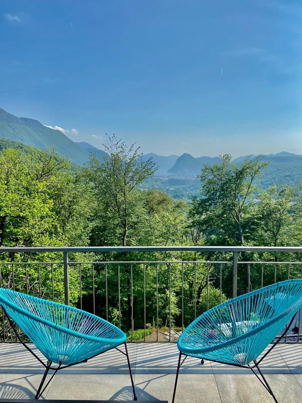 Balcony/Terrace, City view, City view, Lake view, Lake view, Mountain view