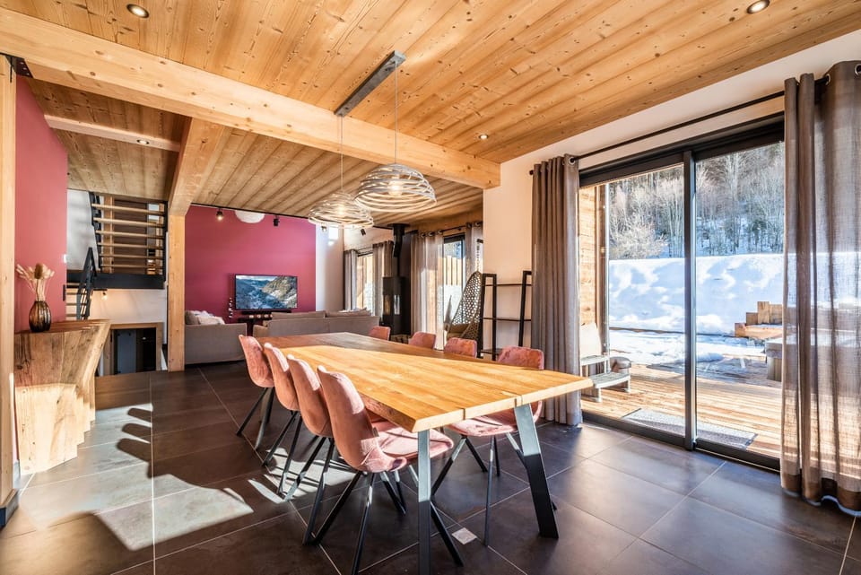 Seating area, Dining area
