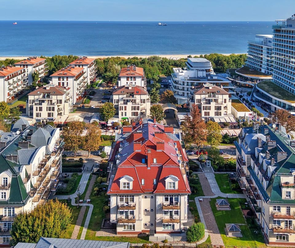 Property building, Bird's eye view, Beach