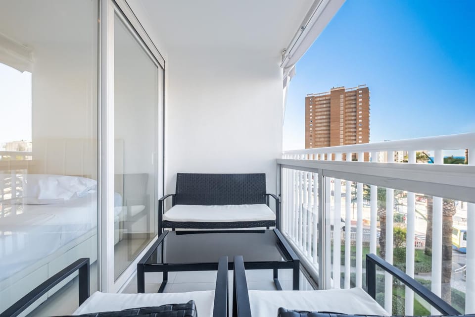 Day, View (from property/room), Balcony/Terrace, Living room