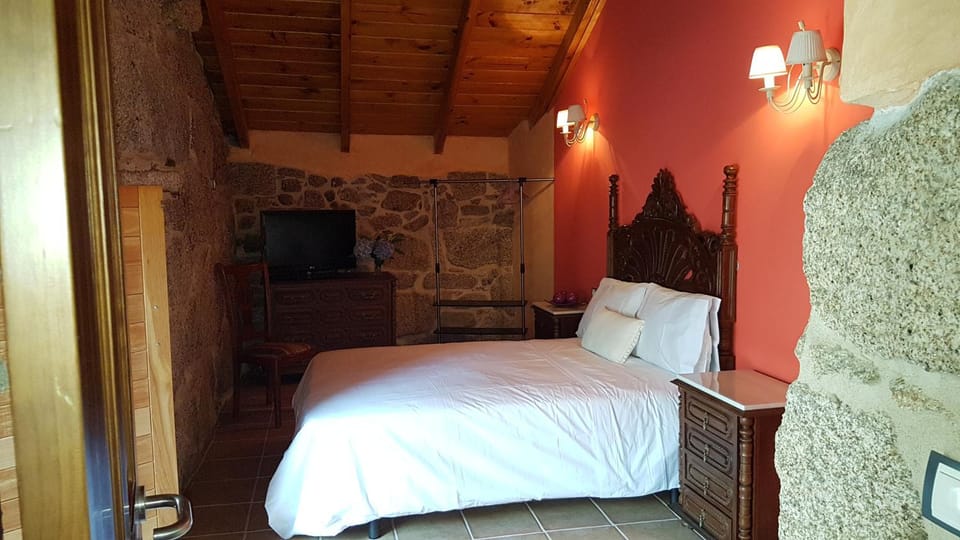 O POMAR VELLO House in Galicia