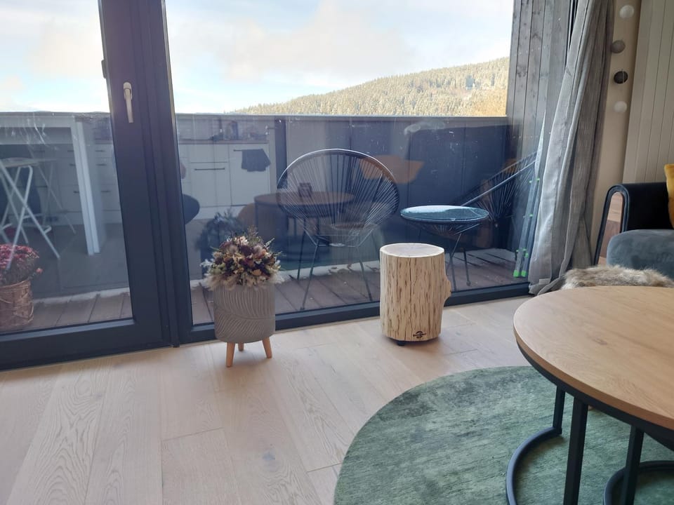 Balcony/Terrace, Mountain view