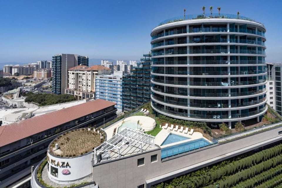 Property building, Swimming pool