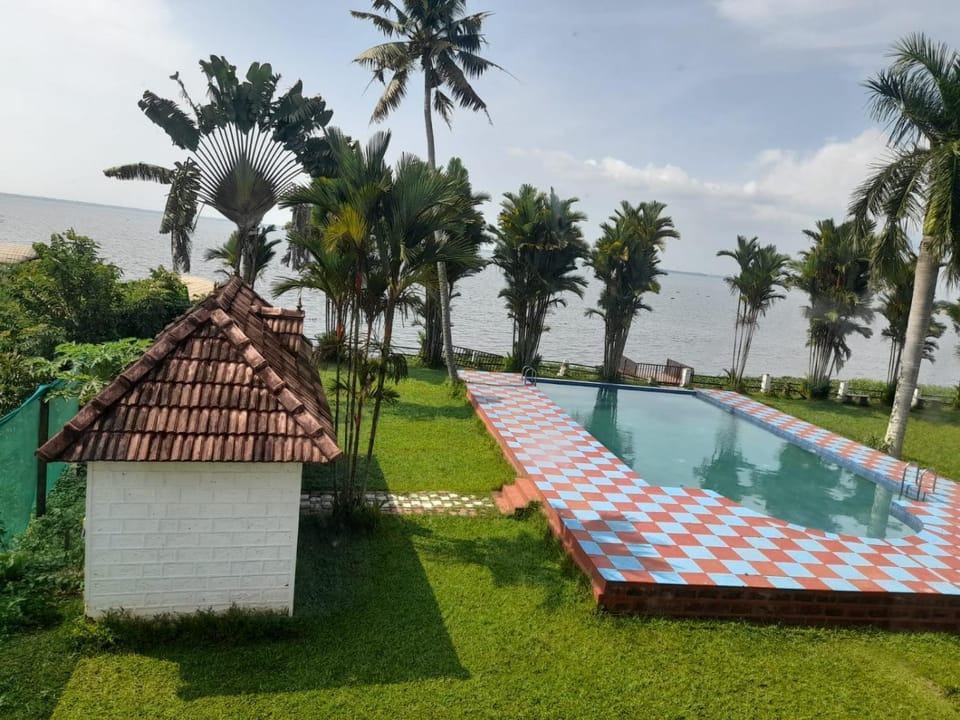 Day, Natural landscape, Lake view, Pool view, Swimming pool, sunbed