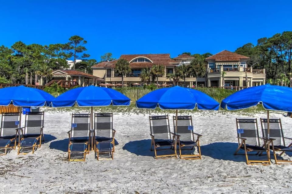 Updated kitchens & baths Flat Screen TVs Bike Rentals & Beach Gear Included House in Hilton Head Island