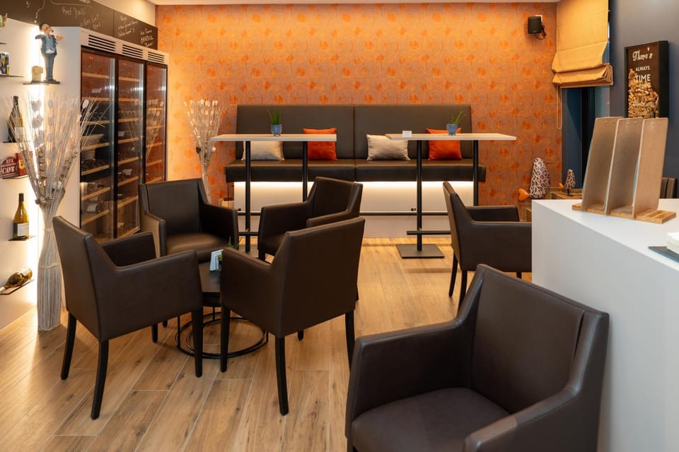 Lounge or bar