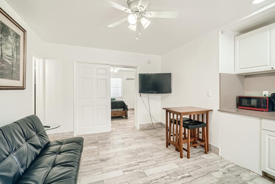 TV and multimedia, Kitchen or kitchenette, Seating area, Dining area, pet friendly