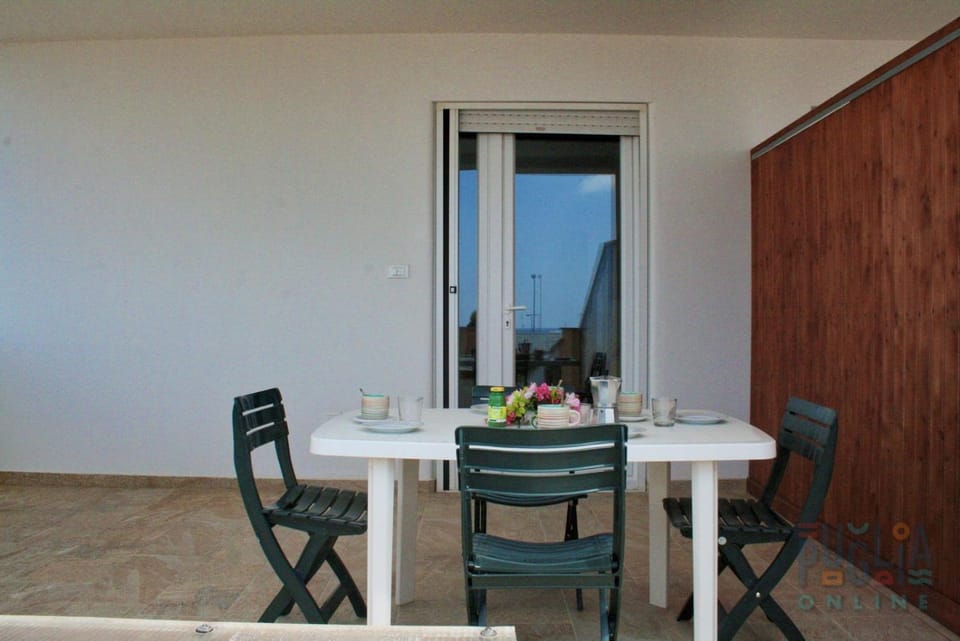 Property building, Patio, Day, View (from property/room), Balcony/Terrace, Dining area, Mountain view
