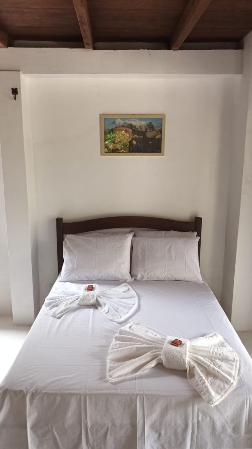 Bed, towels