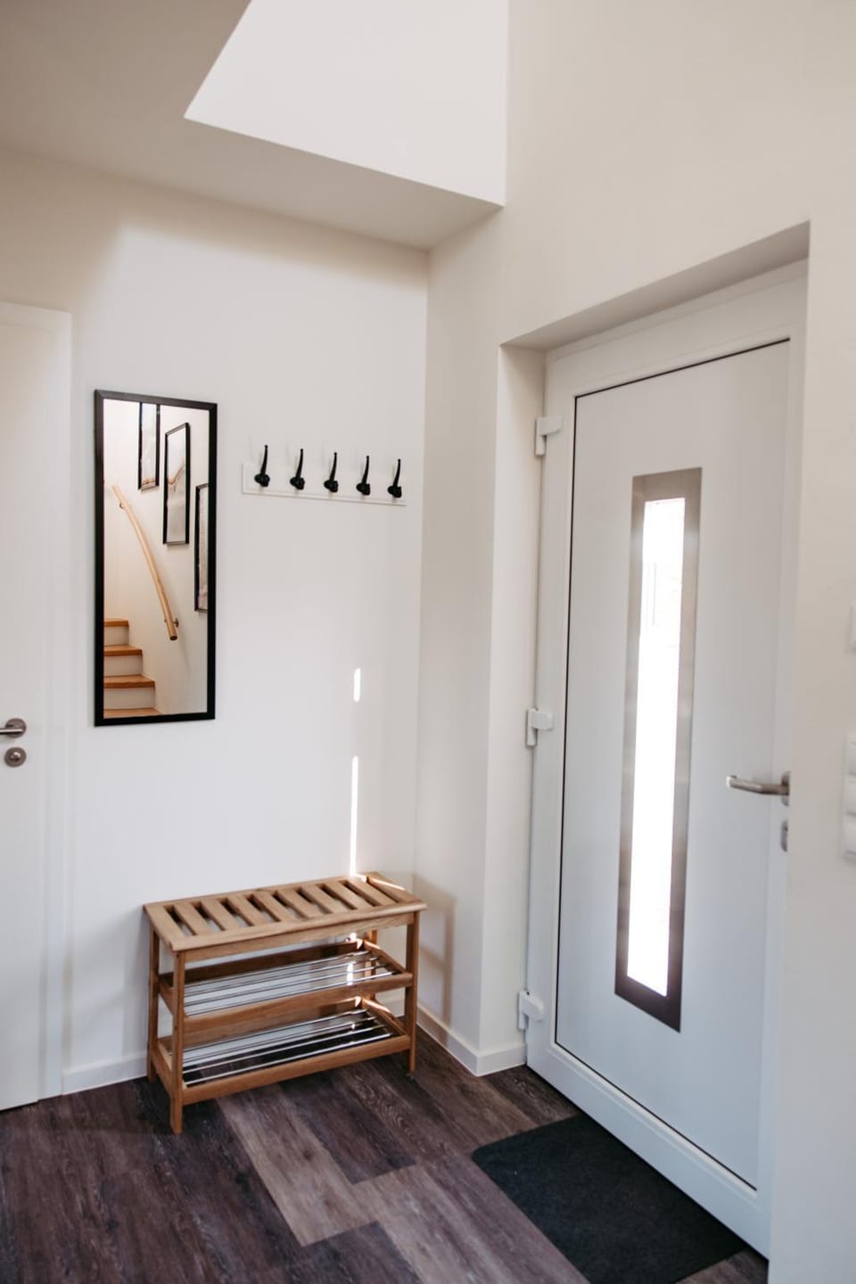 Seating area, Area and facilities