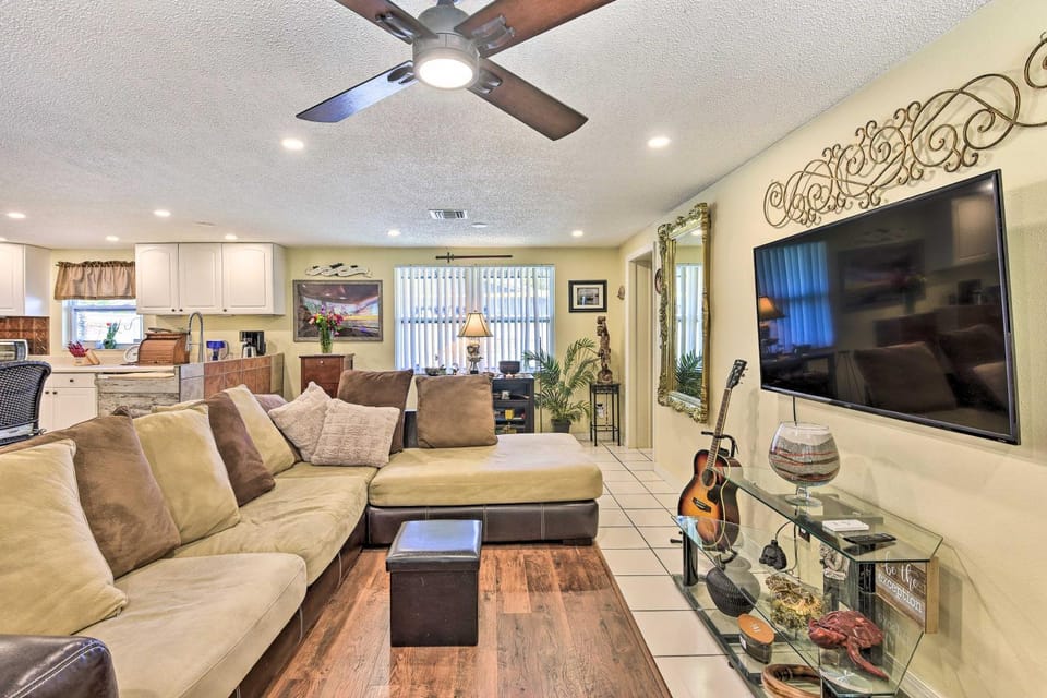 Unique Nokomis Home ~ 2 Mi to Beach Access! House in Nokomis
