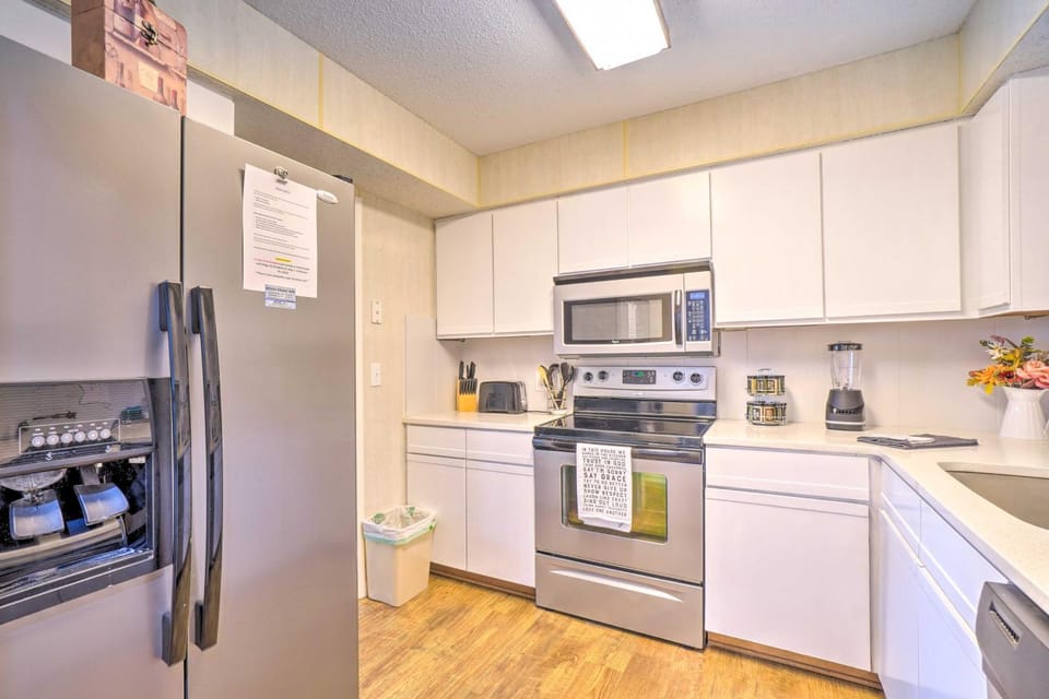 Resort Condo in Branson w/ Mountain & Lake Views! House in Branson