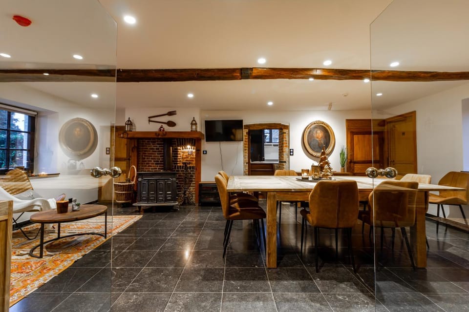 Communal lounge/ TV room