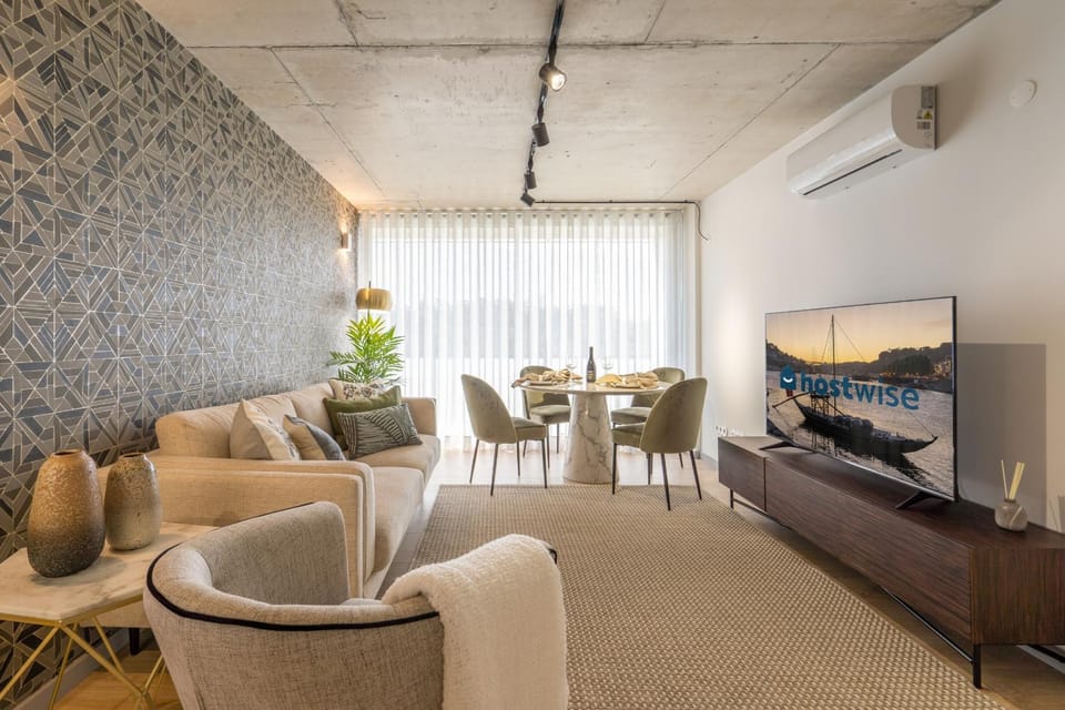 Communal lounge/ TV room, TV and multimedia, Living room, Seating area